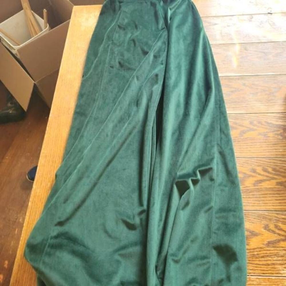 Make My Lemonade Velour green wide leg pants sz 36 (US 4)